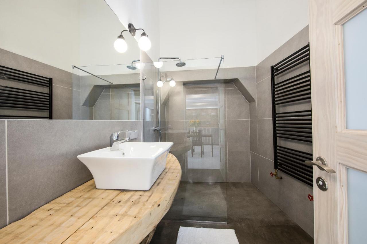 Stylish Studio Apartment In The Heart Of リガ エクステリア 写真